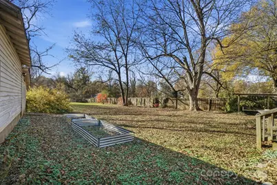 221 N Patterson Street, Statesville, NC 28677 - Photo 31