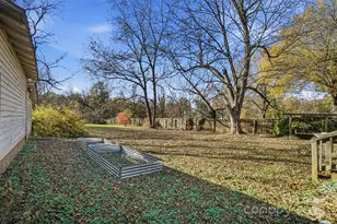 221 N Patterson St, Statesville, NC 28677 - Photo 31