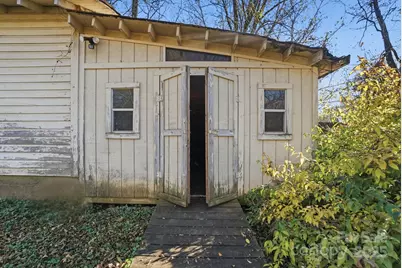 221 N Patterson Street, Statesville, NC 28677 - Photo 37