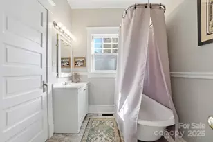 221 N Patterson St, Statesville, NC 28677 - Photo 23