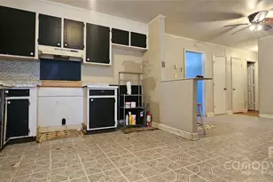 553 Derrydowne Dr, Charlotte, NC 28213 - Photo 9