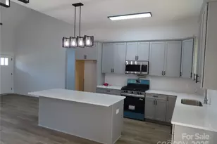 489 E Border Rd, Rock Hill, SC 29730 - Photo 5