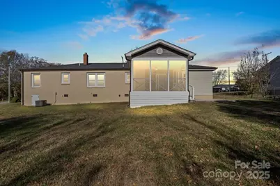492 14th Avenue NE, Hickory, NC 28601 - Photo 19