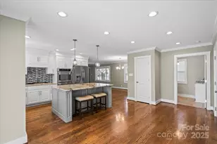 492 14th Ave NE, Hickory, NC 28601 - Photo 5