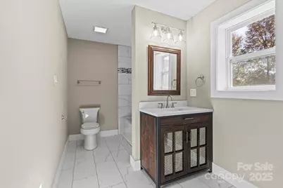 492 14th Avenue NE, Hickory, NC 28601 - Photo 13