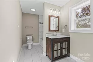 492 14th Ave NE, Hickory, NC 28601 - Photo 13