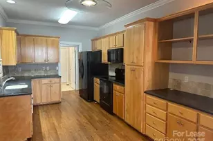 1000 Millwright Ln, Matthews, NC 28104 - Photo 3