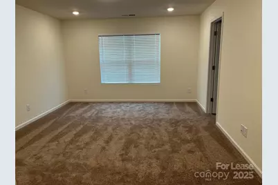 8104 Ramsburg Drive, Charlotte, NC 28269 - Photo 9