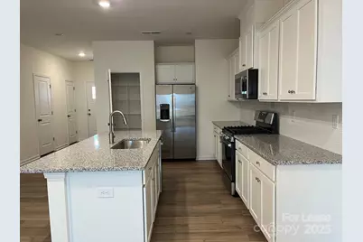 8104 Ramsburg Drive, Charlotte, NC 28269 - Photo 3