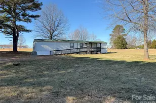 450 Ridgeland Dr, Cleveland, NC 27013 - Photo 3