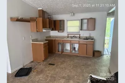 566 Plemmons Place, Marion, NC 28752 - Photo 5