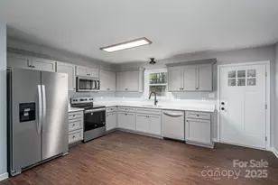 519 N State St, Lincolnton, NC 28092 - Photo 5