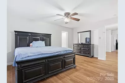 3047 Meadow Knoll Drive, Charlotte, NC 28269 - Photo 11