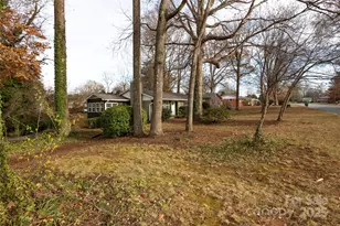 3801 Sudbury Rd, Charlotte, NC 28205 - Photo 3