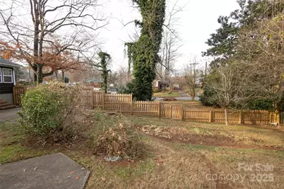 3801 Sudbury Road, Charlotte, NC 28205 - Photo 21