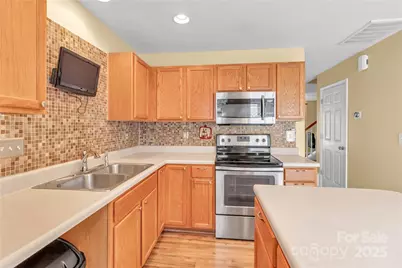 772 Rock Lake Glen, Fort Mill, SC 29715 - Photo 7