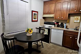 1335 12th Street Dr NW, Hickory, NC 28601 - Photo 3