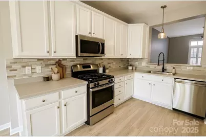 318 Shingleoak Drive, Lake Wylie, SC 29710 - Photo 7