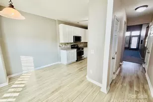 318 Shingleoak Dr, Lake Wylie, SC 29710 - Photo 3