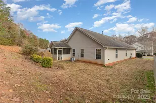 7705 Ponderosa Pine Ln, Charlotte, NC 28215 - Photo 17