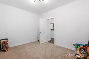 8220 Hudson Forest Dr, Charlotte, NC 28269 - Photo 15