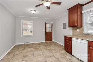 8911 Reames Rd, Charlotte, NC 28216 - Photo 13