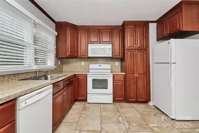 8911 Reames Road, Charlotte, NC 28216 - Photo 9