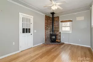 5057 Howard Gap Rd, Flat Rock, NC 28731 - Photo 9