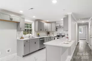 2210 24th St Cir NE, Hickory, NC 28601 - Photo 7