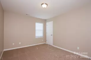 10209 Fairbourne Ct, Charlotte, NC 28269 - Photo 11