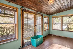 541 Broadway St, Hendersonville, NC 28739 - Photo 17