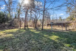 541 Broadway St, Hendersonville, NC 28739 - Photo 11