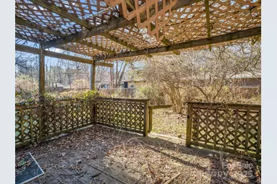 541 Broadway Street, Hendersonville, NC 28739 - Photo 9