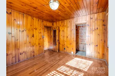 541 Broadway Street, Hendersonville, NC 28739 - Photo 33