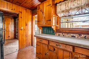 541 Broadway St, Hendersonville, NC 28739 - Photo 21