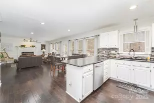 7236 Cobble Creek Dr, Matthews, NC 28104 - Photo 25