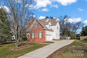 7786 Windsor Forest Pl, Harrisburg, NC 28075 - Photo 3