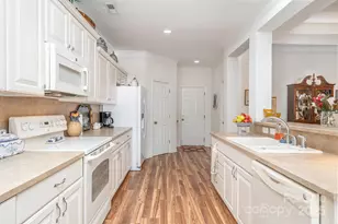 119 Ivy Creek Ln, Mooresville, NC 28115 - Photo 9