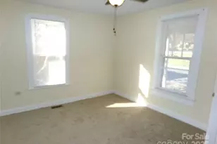 923 Efird St, Albemarle, NC 28001 - Photo 7