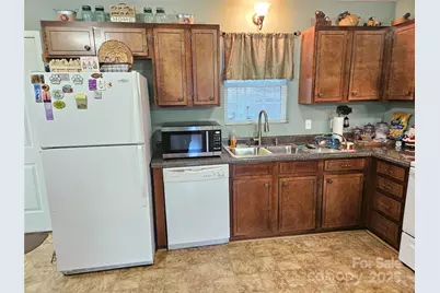 951 Cypress Court NW, Lenoir, NC 28645 - Photo 5