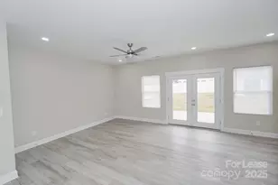 3806 Freedom Dr, Charlotte, NC 28208 - Photo 5