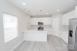 3806 Freedom Dr, Charlotte, NC 28208 - Photo 11