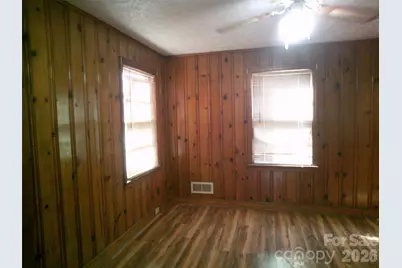 1303 W Dixon Boulevard, Shelby, NC 28152 - Photo 11