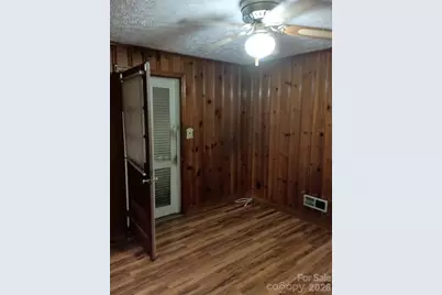1303 W Dixon Boulevard, Shelby, NC 28152 - Photo 21