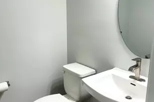 5810 Coulee Ln, Charlotte, NC 28215 - Photo 5