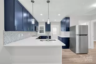 2414 Dickens Ave, Charlotte, NC 28208 - Photo 19