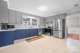 1905 10th St Pl NW, Hickory, NC 28601 - Photo 9