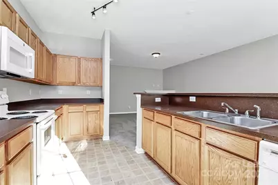 2138 Winthrop Chase Drive, Charlotte, NC 28212 - Photo 17