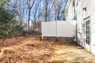 2138 Winthrop Chase Dr, Charlotte, NC 28212 - Photo 33