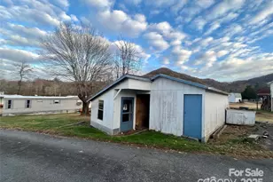 2333 Cedar Rock Cir, Lenoir, NC 28645 - Photo 31